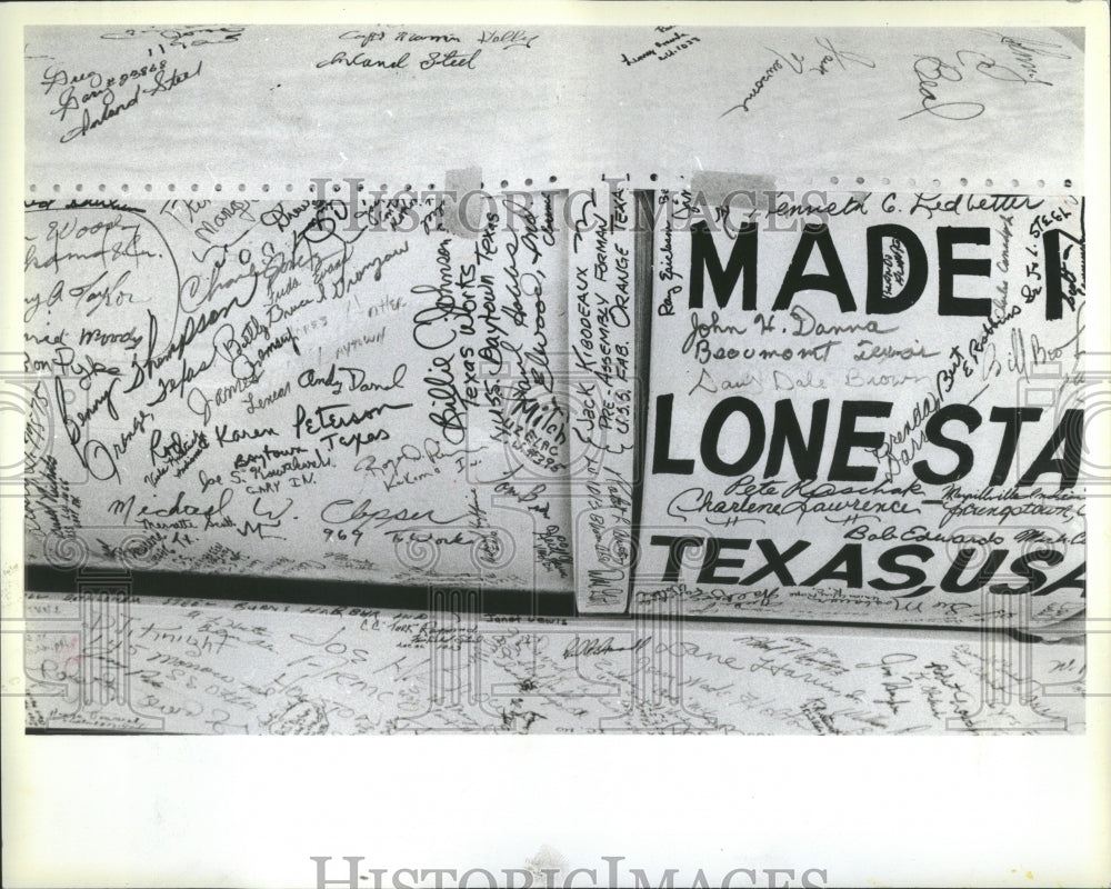 1984 Press Photo Petition with more than 15,000 name