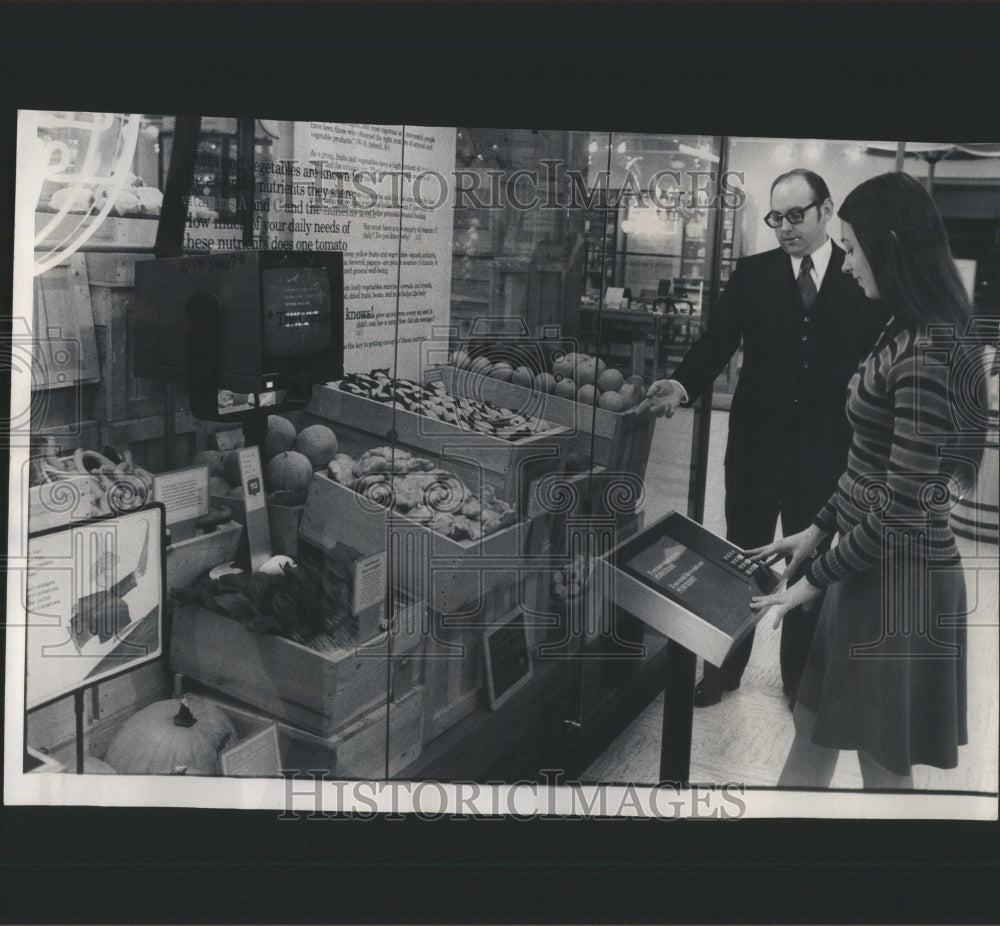 1976 Press Photo Museum Science Industry Sue Dreydoppel