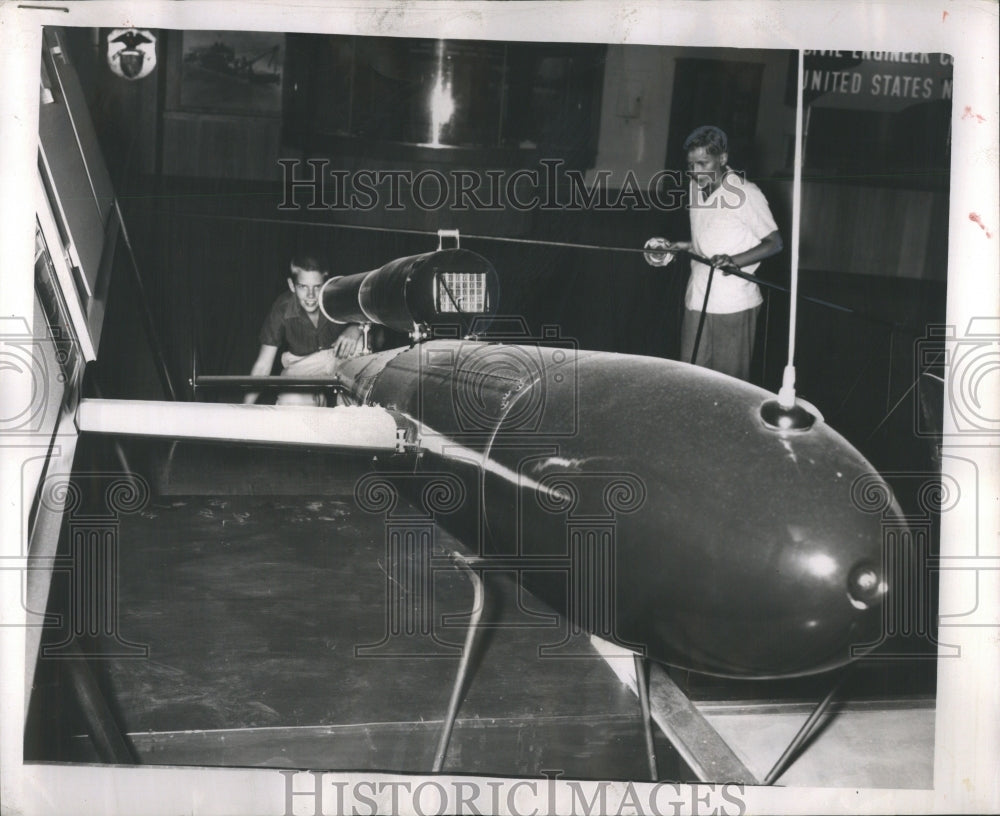 1954 Press Photo Science Industry Museum Gondola Balloo