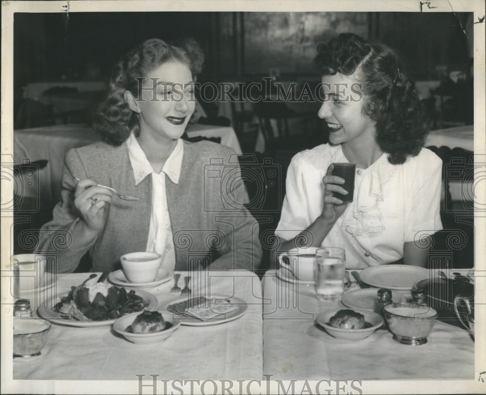 1947 Press Photo Rita Goldesmith New Meatless Sherman