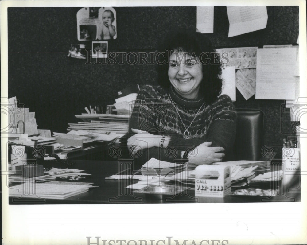 1984 Press Photo Arrow Messenger Service Apelbaum