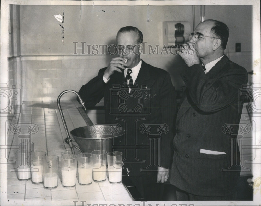 1949 Press Photo Teste Standards Gold State Company