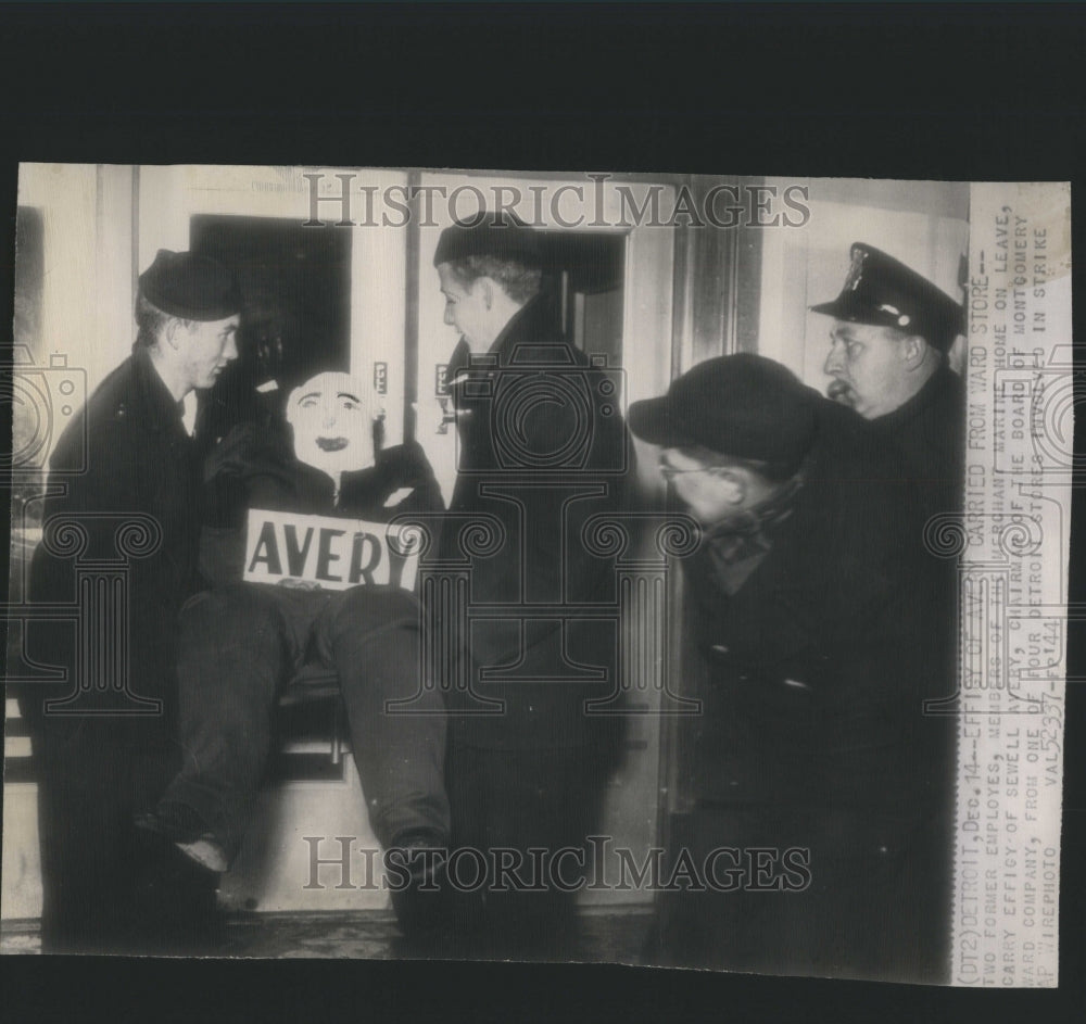 1944 Press Photo Store Merchant Marine Sewell Avery