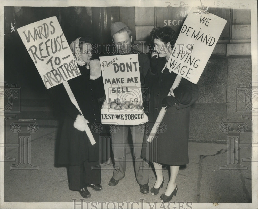 1945 Press Photo Strike at Montgomery Ward