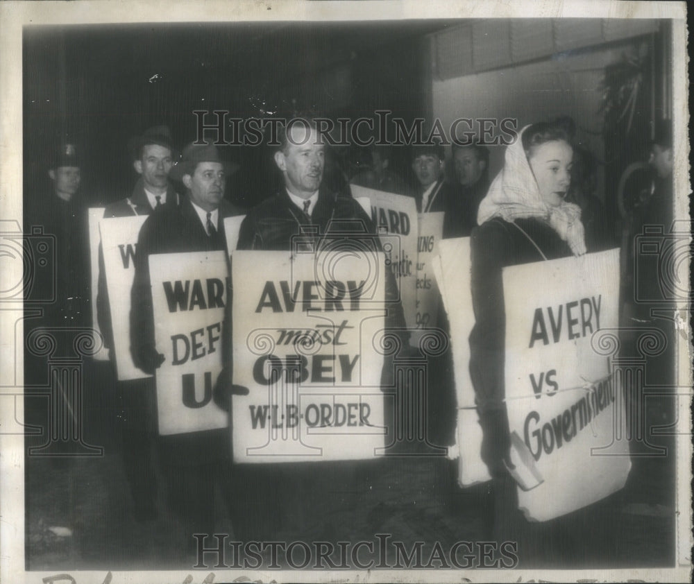 1944 Press Photo Barney Hopkings Morris Field Strike