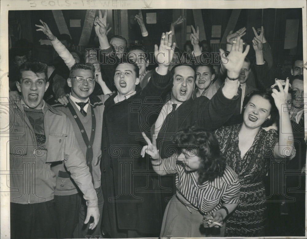 1944 Press Photo Union Ware House Retail Employee