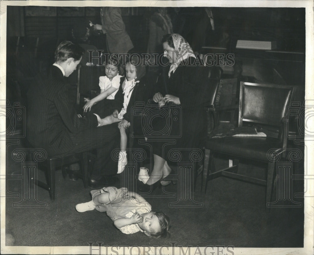 1944 Press Photo Youngster Shoes Aud Sister Fitting