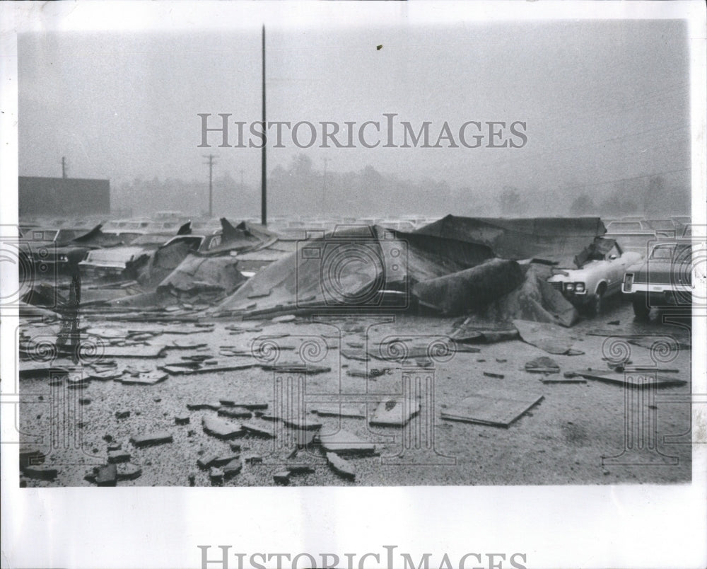 1973 Press Photo Sanario Heats the Storm Mich South Fie