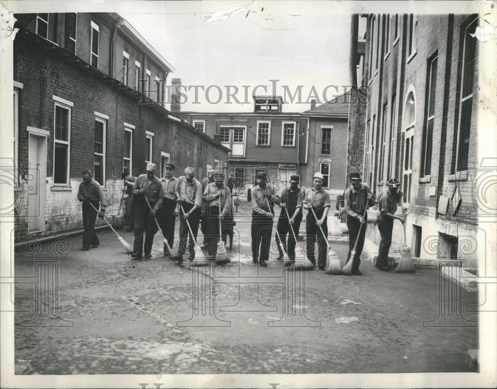 1937 Press Photo Labor Problem Durance Ville