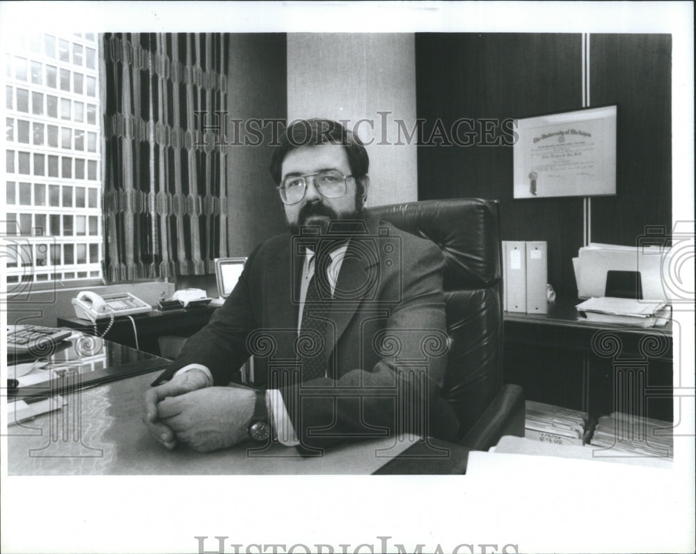 1988 Press Photo John Van Bolt Excutive Director Att