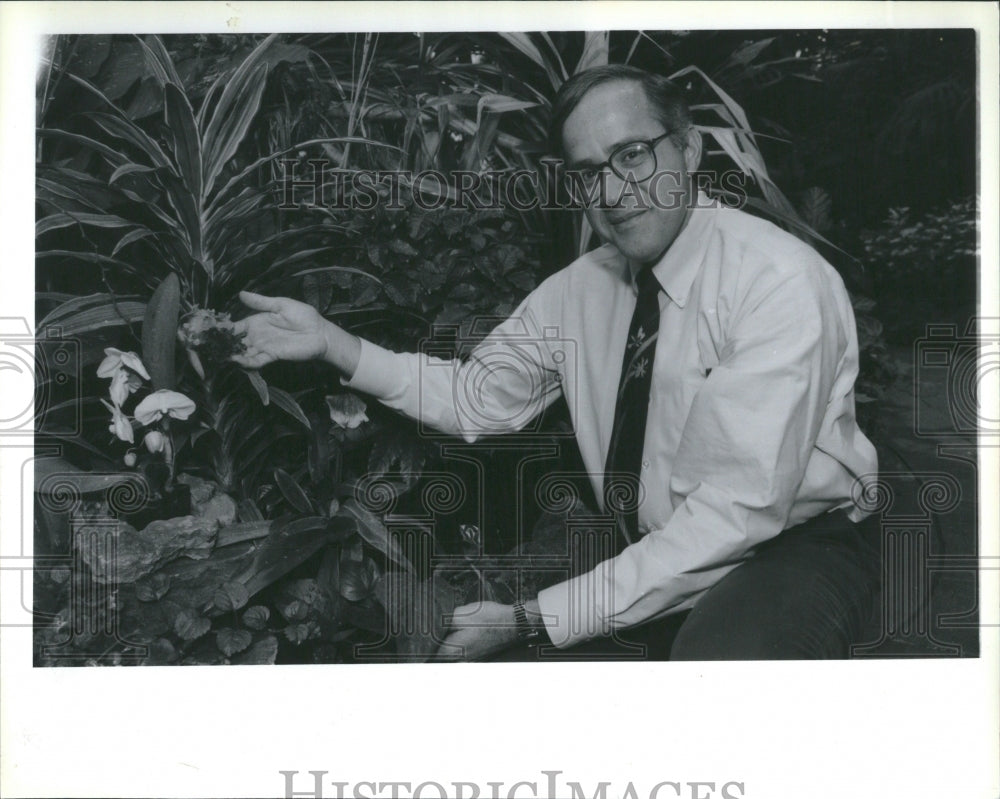 1992 Press Photo Lincoln Park Conservatory Tom Antonio