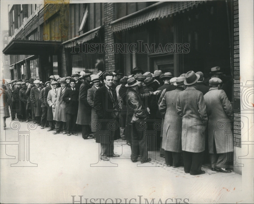 1934 Press Photo People Building Road Detroit Shop