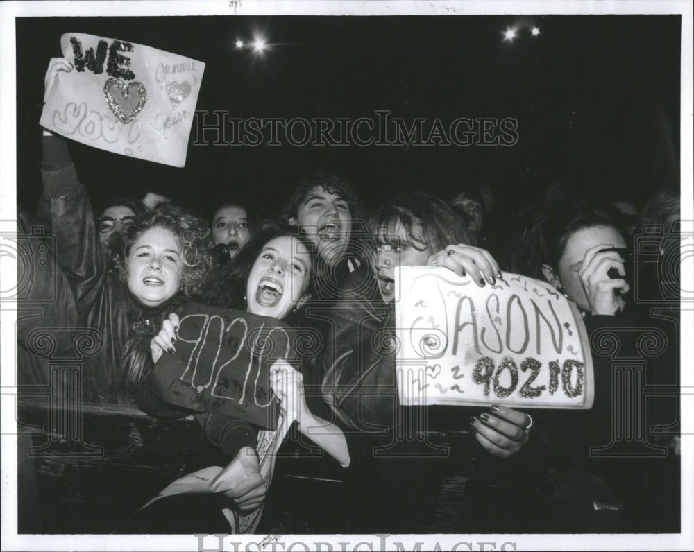 1992 Press Photo Jason Priestly Actor Director