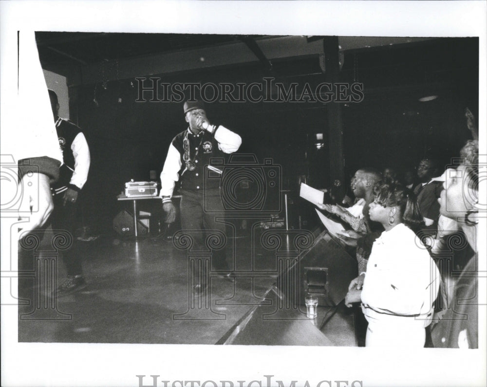 1990 Press Photo Professor Grief Detrouits Publc Crowd