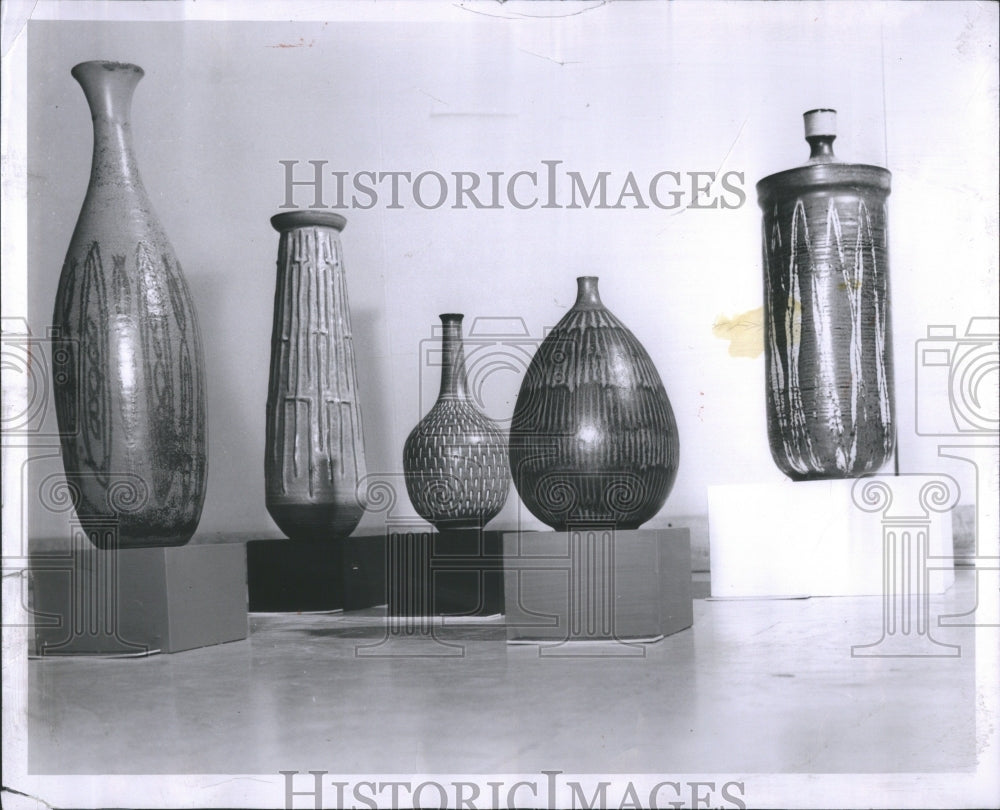 1957 Press Photo Pottery Potteryware Major Type Place