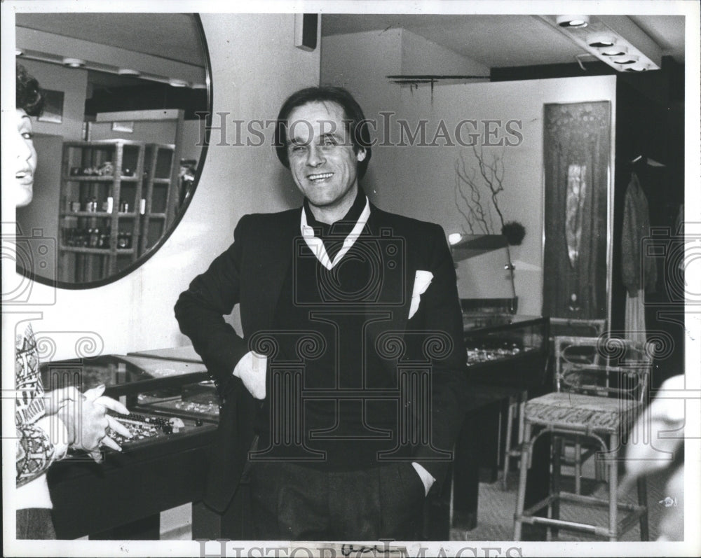 1981 Press Photo Ronal Shamasti Designer