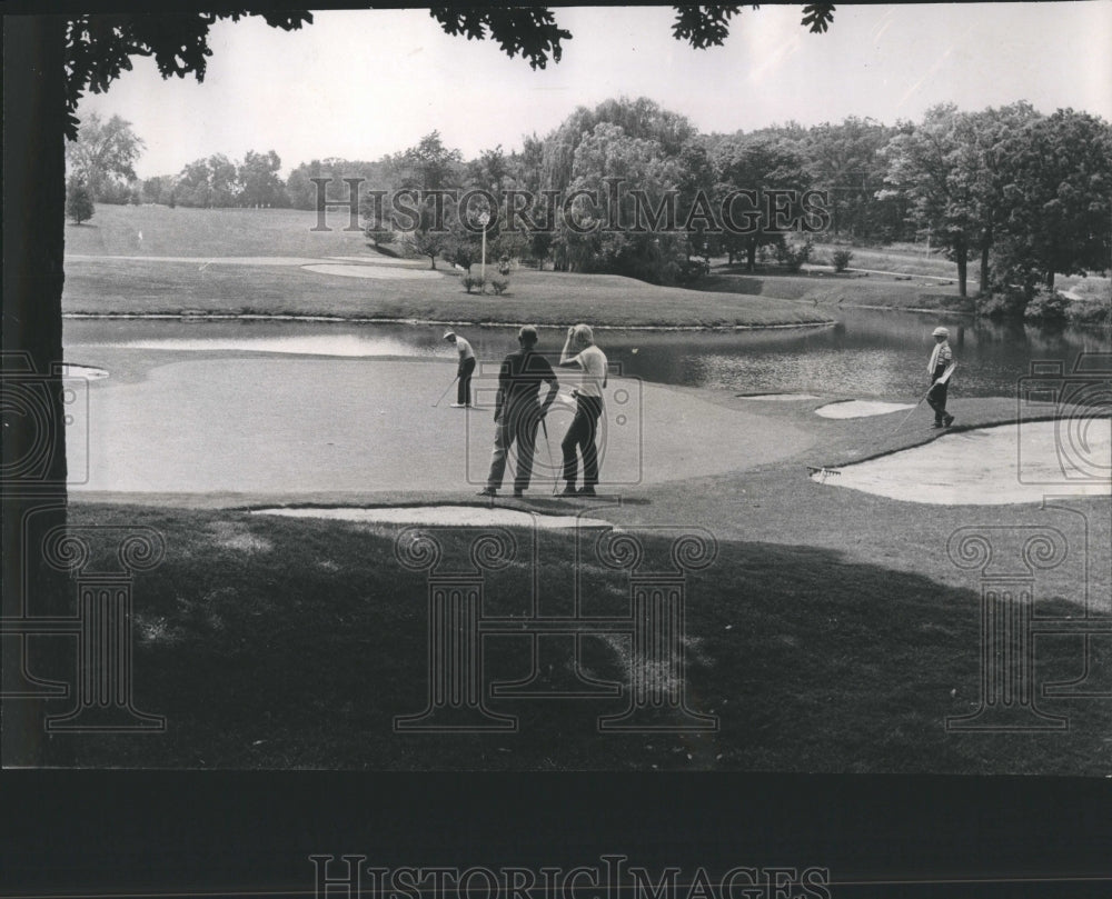 1967 Press Photo St Charles Country Club Golf Players