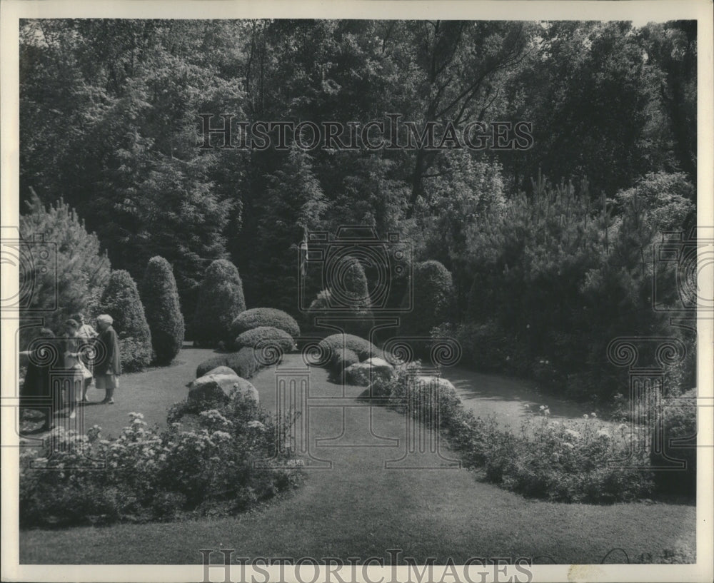 1955 Press Photo Friendship Gardens