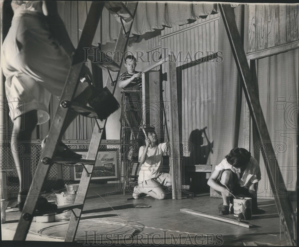 1986 Press Photo Members Build Country Poster.