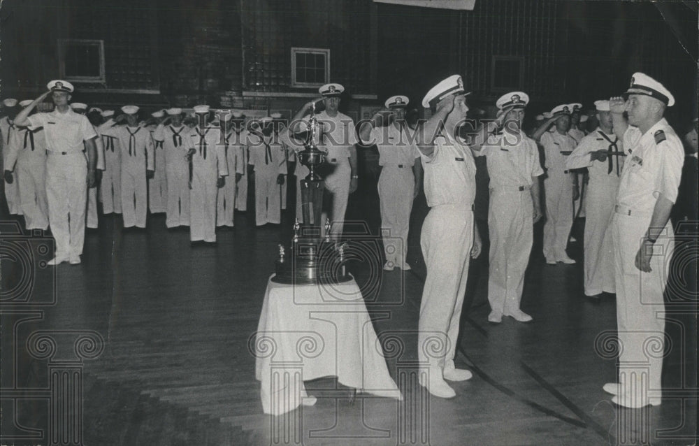 1965 Press Photo Admiral Ross Trophy To Naval Reserves