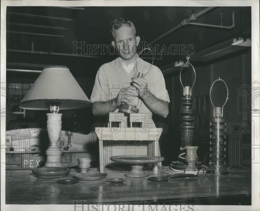 1951 Press Photo Vet Patient Camo Frank Smith Story