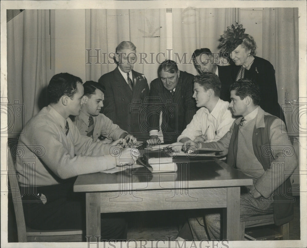 1945 Press Photo Veterans Educational