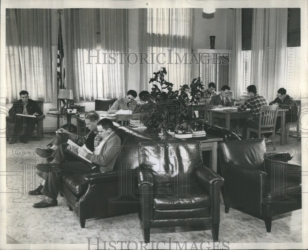 1946 Veteran Center Press Photo