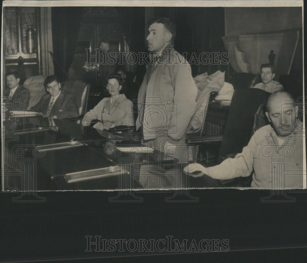 1946 Press Photo Veteran Person Service Page Conflict