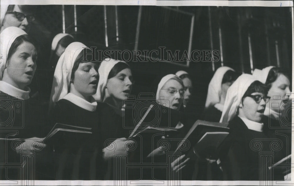 1968 Press Photo Sister Mercy St.Mary Lake Selection