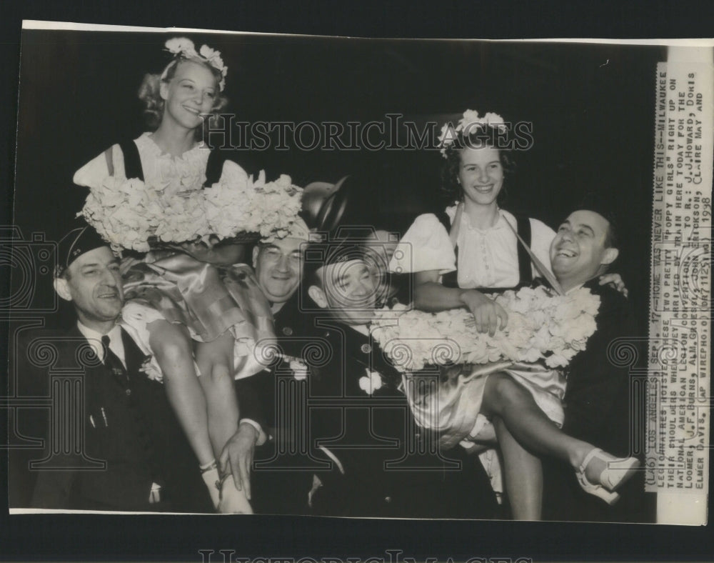 1938 Press Photo Home Milwaukee Two Train Convention