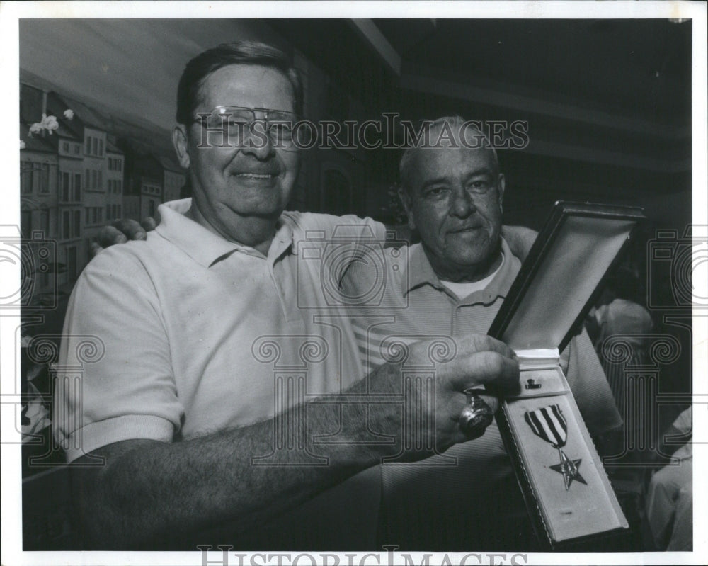 1991 Press Photo Eugene Andrews Buddy Ken Logan Silver