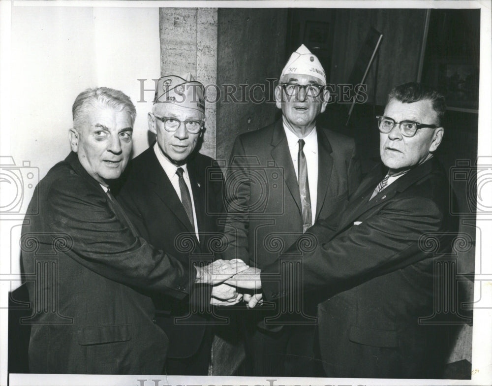 1964 Press Photo world war Handshake