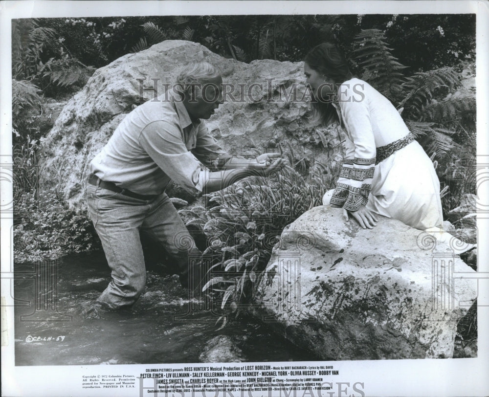 Press Photo George Kennedy Sally Keller man Gold River.