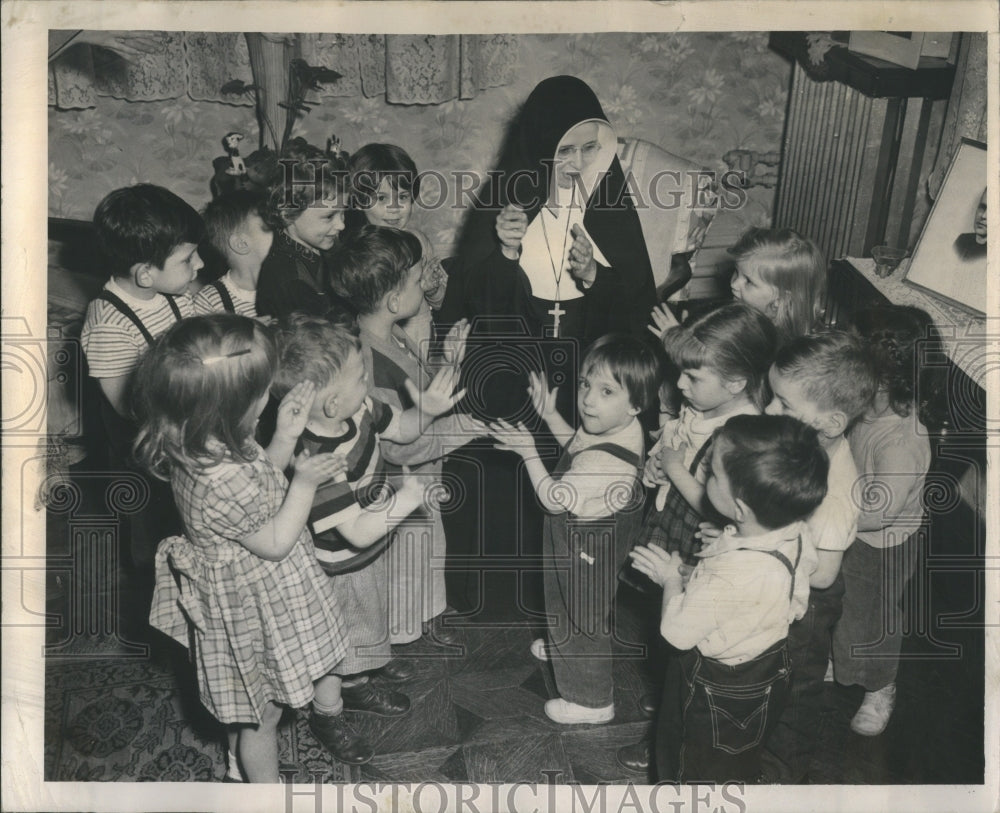 1950 Press Photo Sister Marie Carlotta Nursery Jackpot.