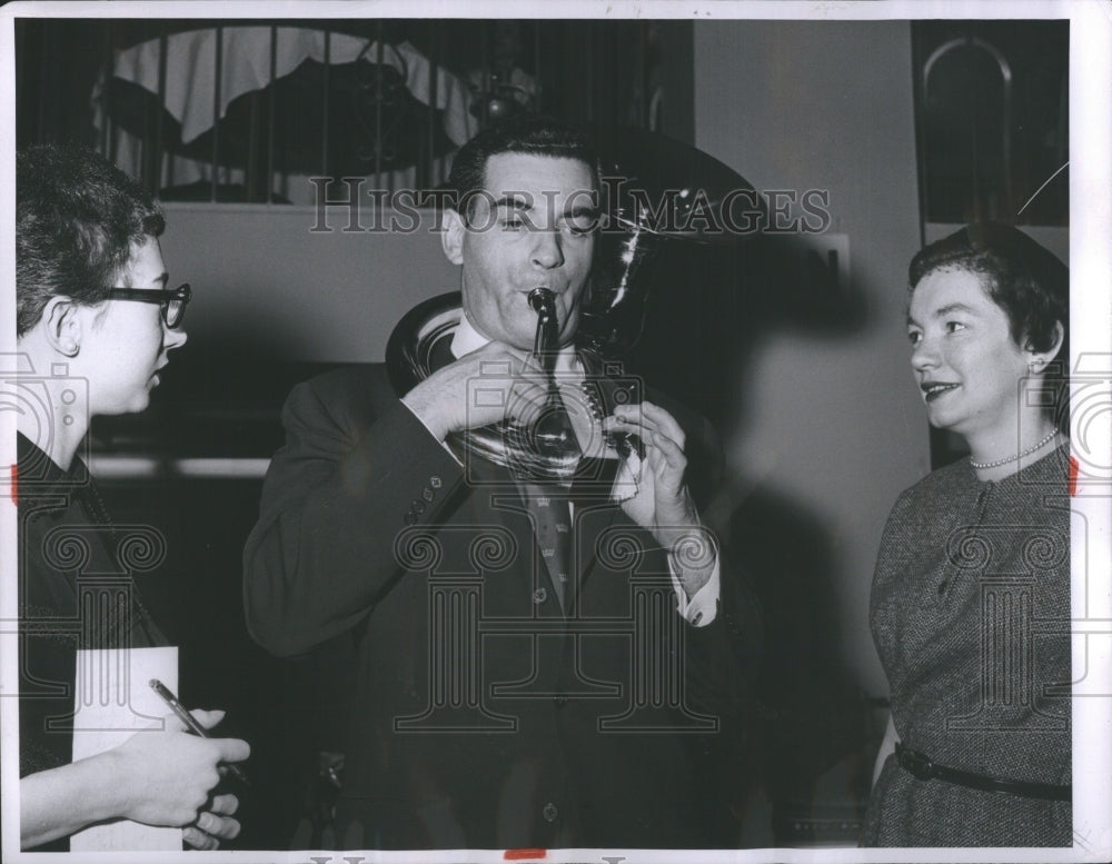 1954 Press Photo Ralph Danziger, musical tuba toy: