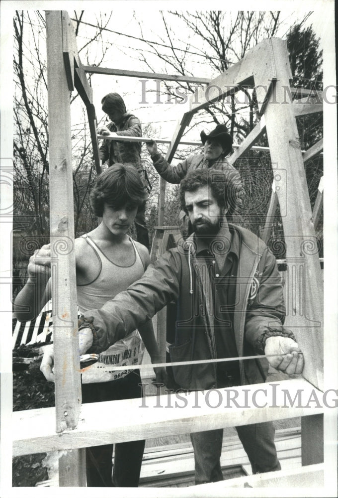 1980 Press Photo Stave hardy Education Building