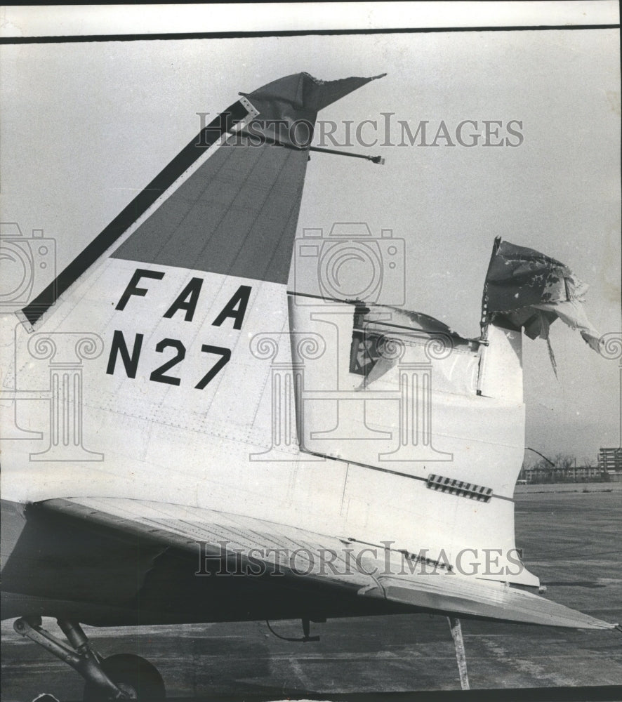 1968 Press Photo Government Plane Checking Run Way