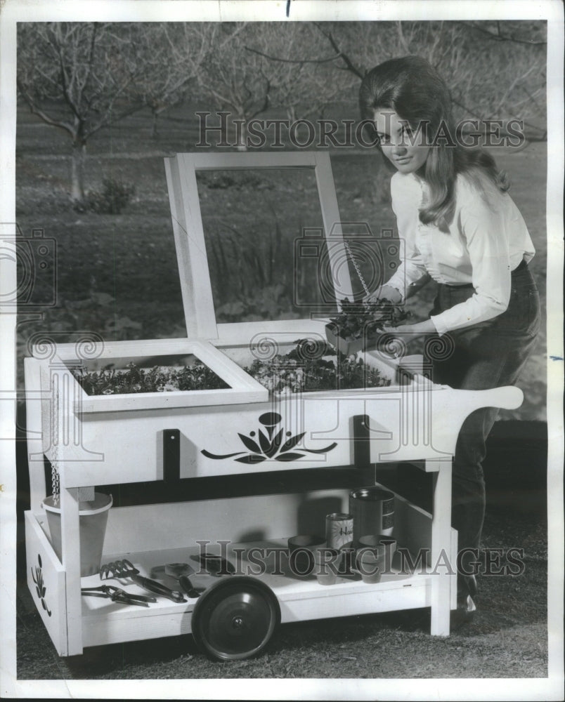 1975 House Garden Press Photo