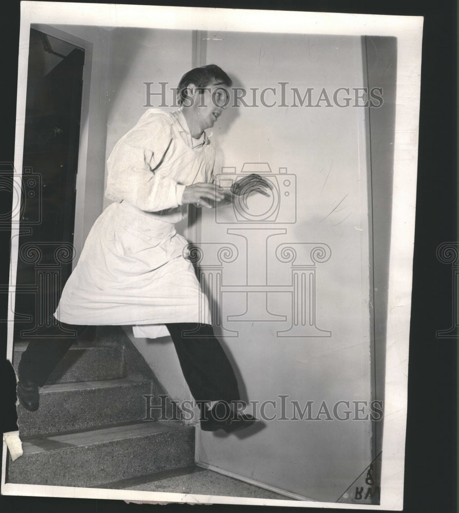 1955 Press Photo Father Waits for Baby to Come