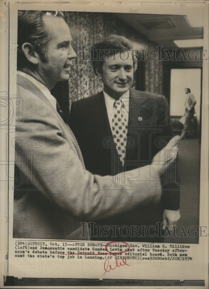 1974 Press Photo Sander Martin Levin with Mich Gov.