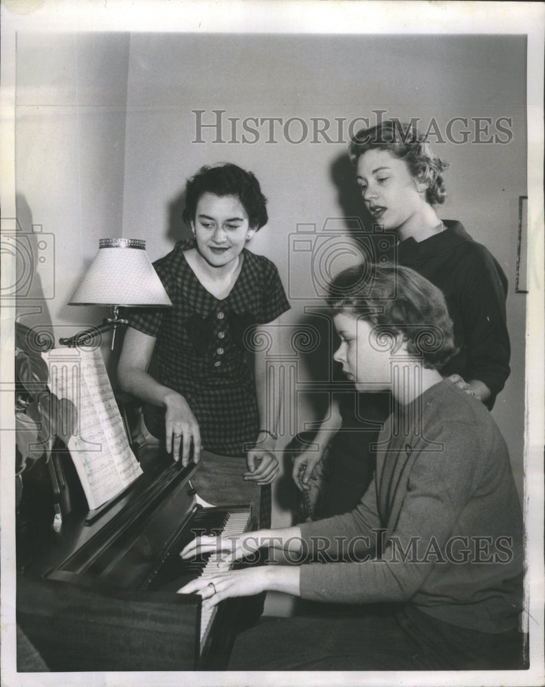 1959 Press Photo American Hospitality Adraian Hernadez