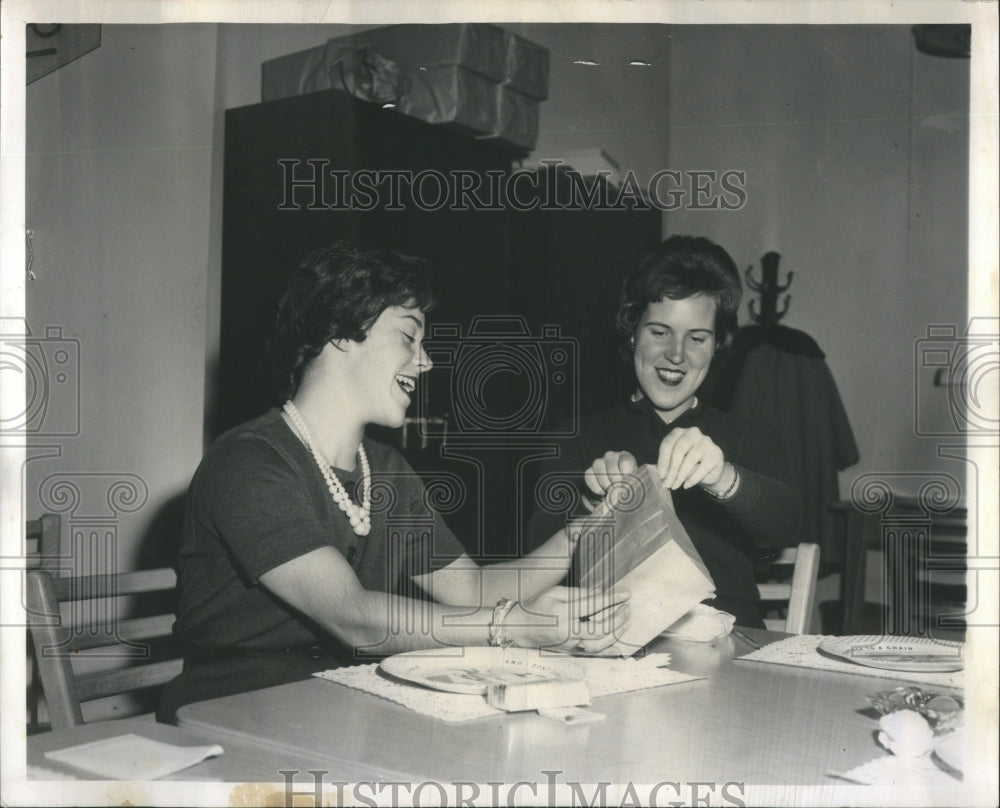 1961 Press Photo Rew Frice Laren Osborne Junior Group