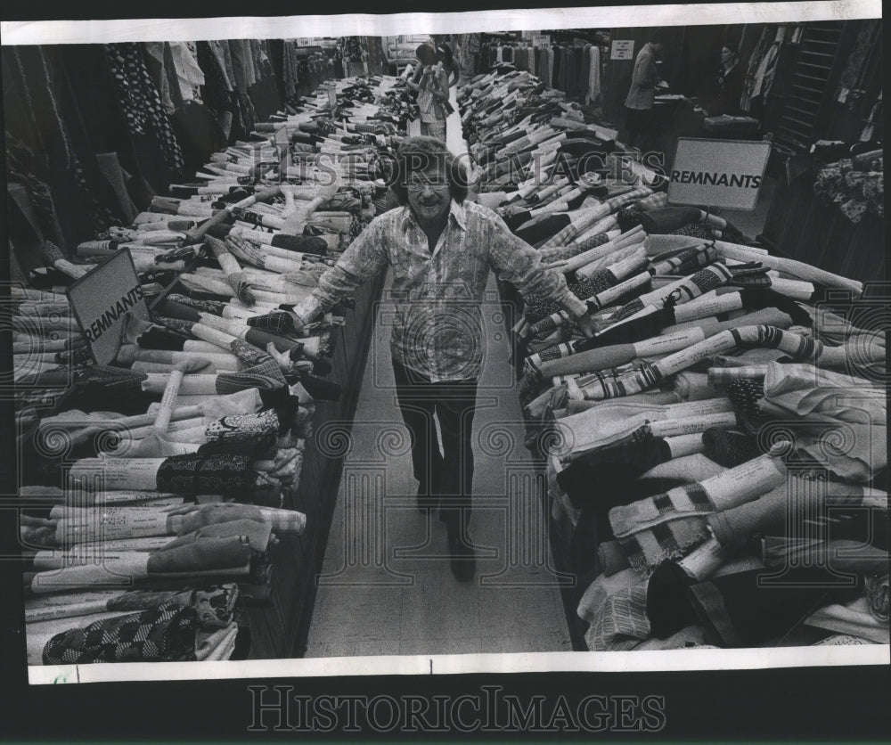 1974 Press Photo Barry Sussman American Editor Public