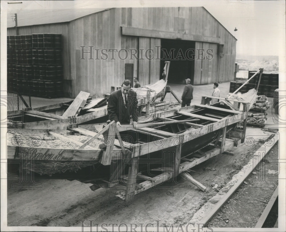 1954 Press Photo Villa Venice Gondola