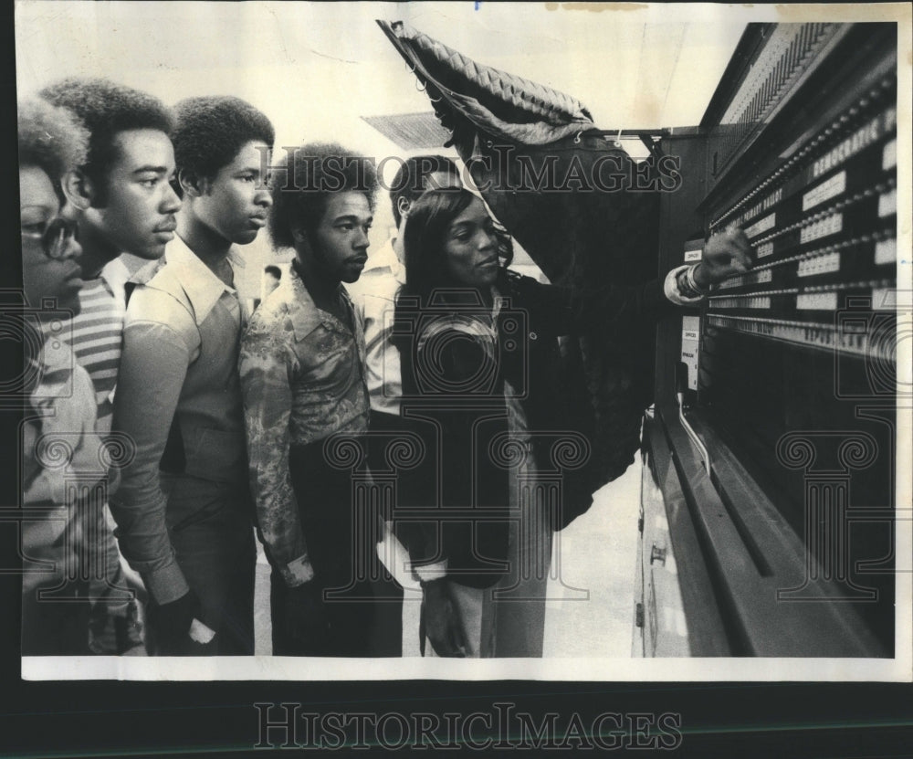 1976 Press Photo Paul Wilson Urban League Dunbar High