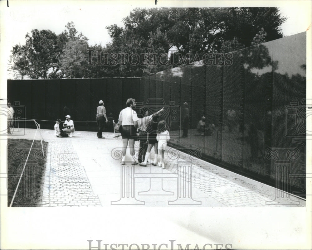 1985 Press Photo Vietnam Memorial Washington US Service