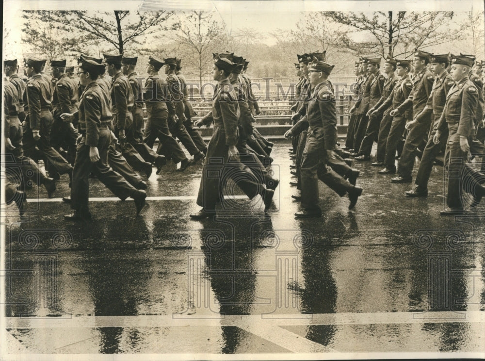 1966 Press Photo ROTC cadets parade in rain