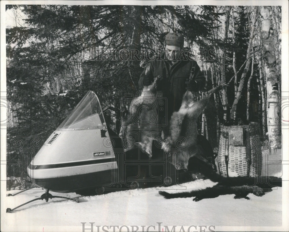 1975 Press Photo fish resort life