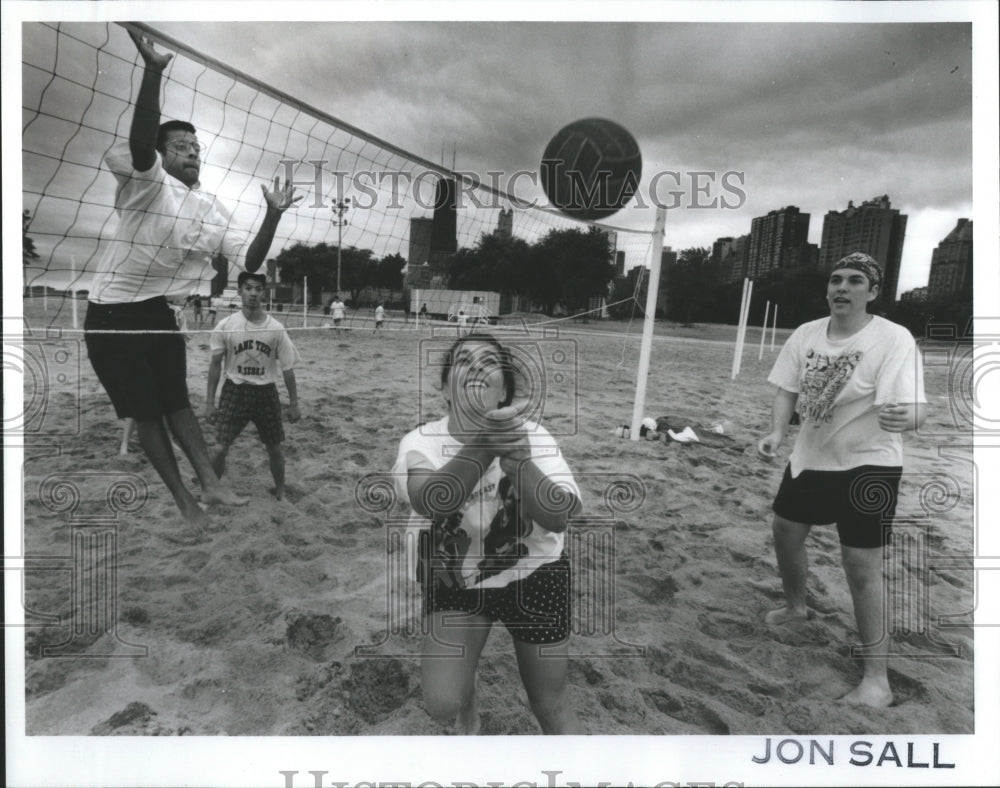 1993 Press Photo Volleyball Olympic Team Sport Six Ball