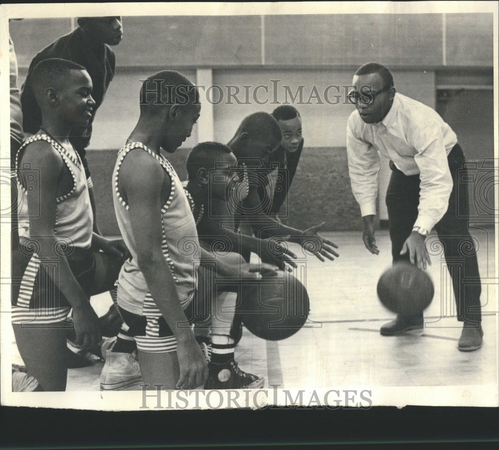 1967 Press Photo Warren King Vista Volunteer